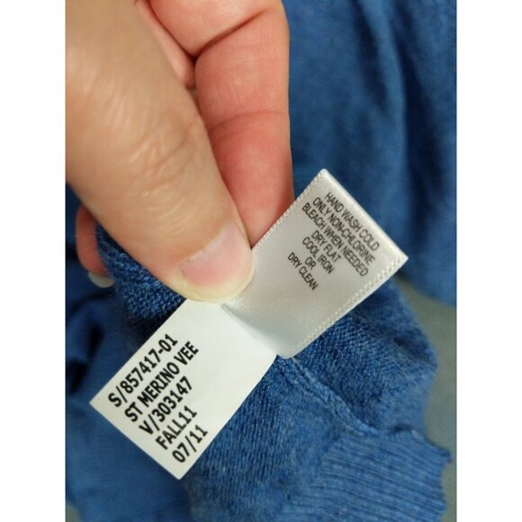 BANANA REPUBLIC Mens SZ L 100% Extra‎ Fine Merino Wool Baby Blue Knit V-Neck - Picture 7 of 8